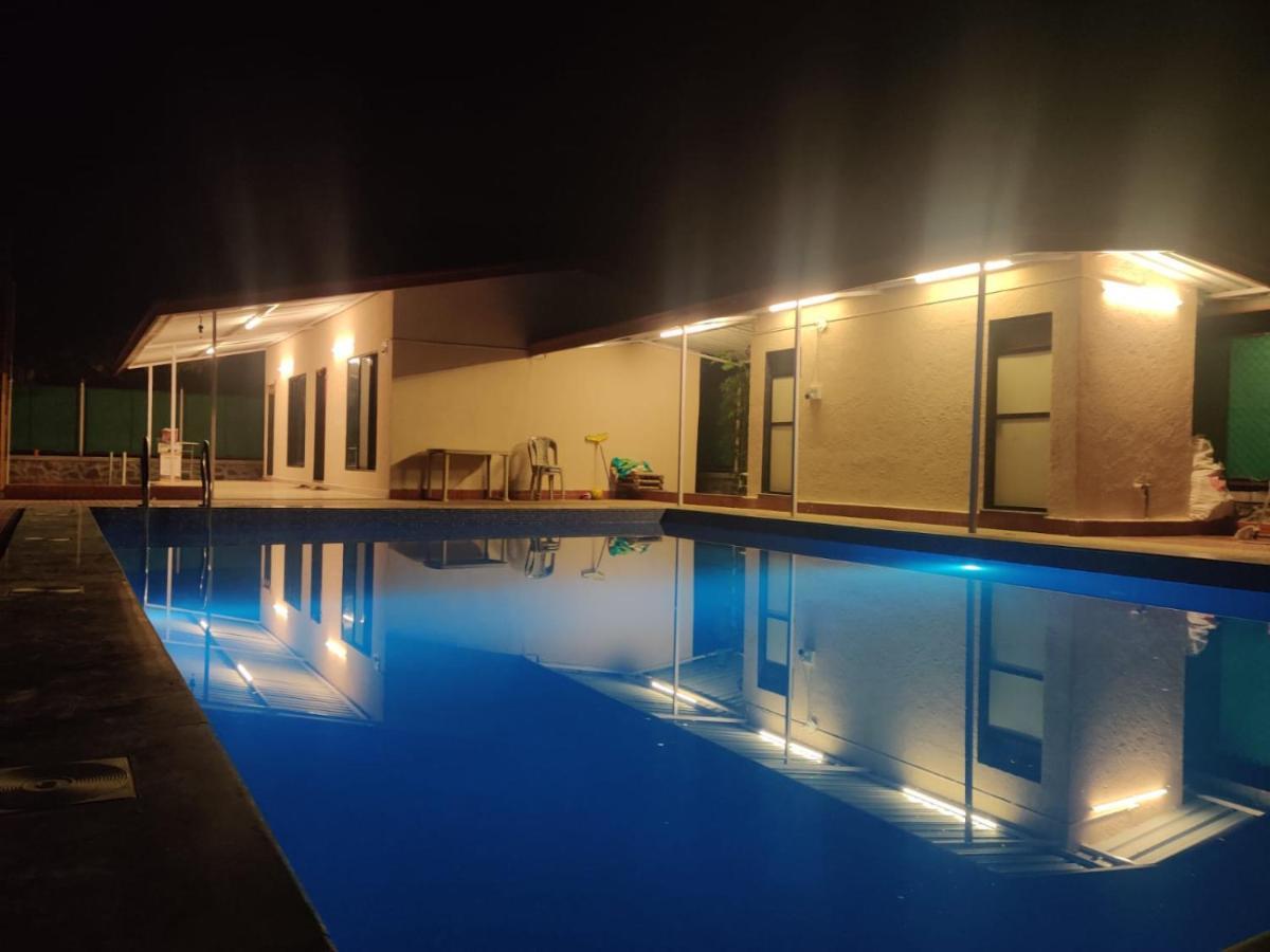 Twinkle Villa 4Bhk Карджат Екстер'єр фото